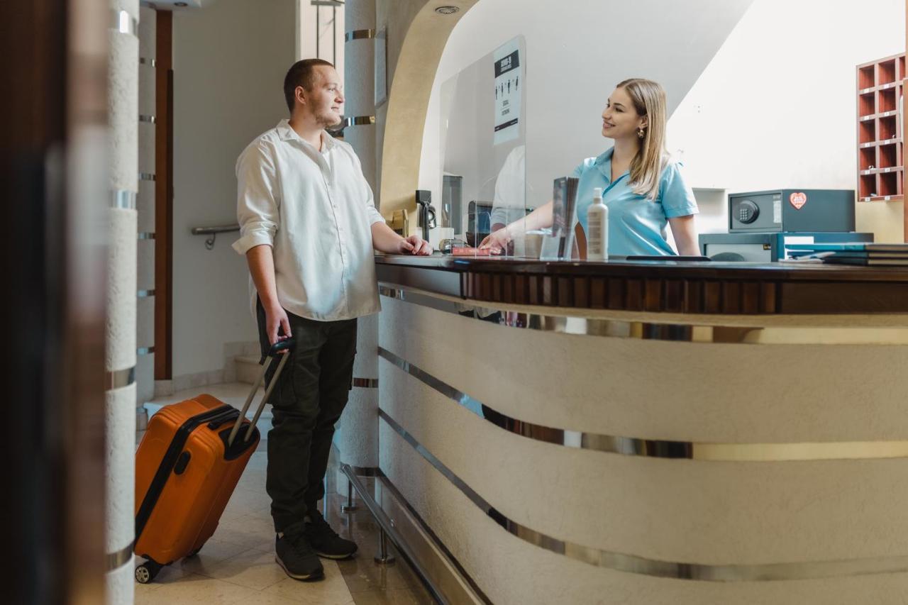 Garni Hotel Koral ブドヴァ エクステリア 写真