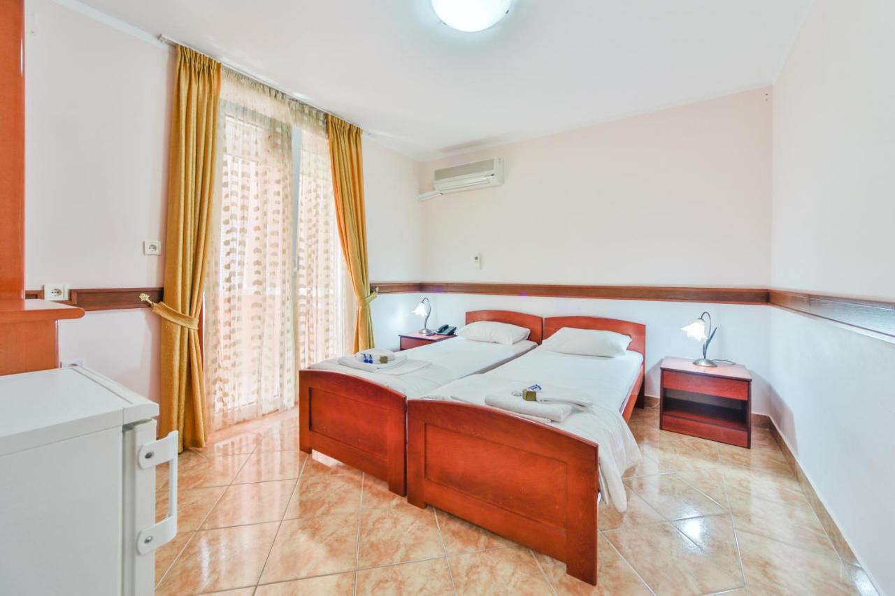 Garni Hotel Koral ブドヴァ エクステリア 写真