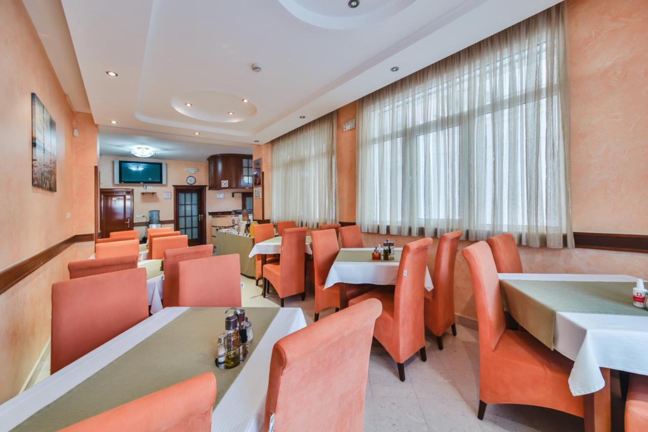 Garni Hotel Koral ブドヴァ エクステリア 写真