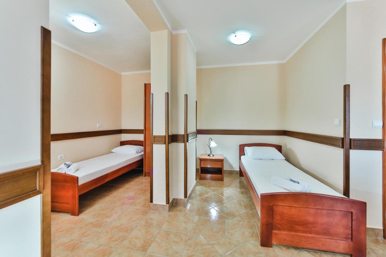 Garni Hotel Koral ブドヴァ エクステリア 写真
