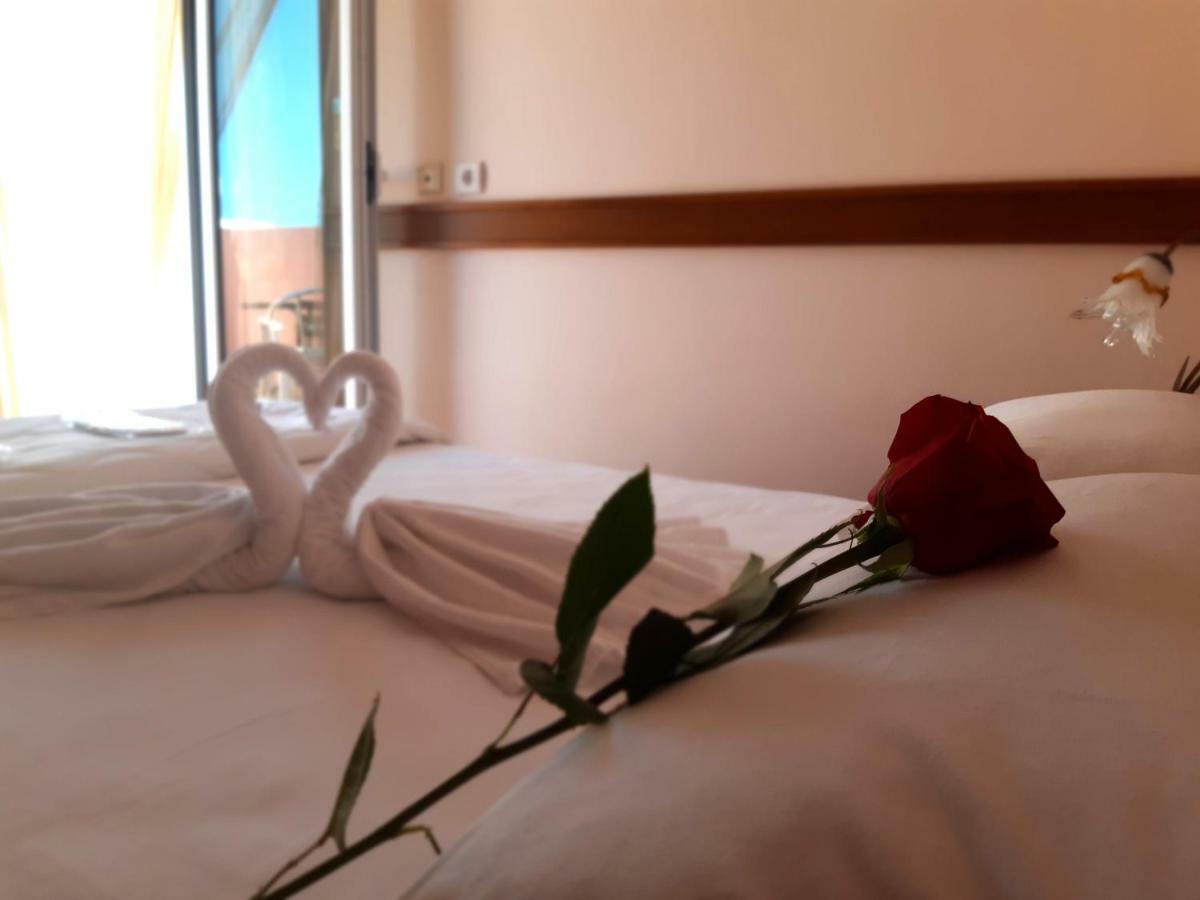 Garni Hotel Koral ブドヴァ エクステリア 写真